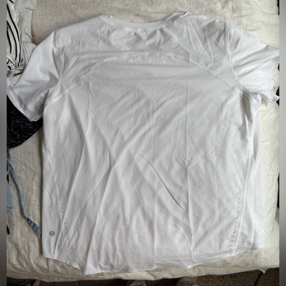 Lululemon | Dry Fit Tees - Grey and White, Large - Picture 5 of 7